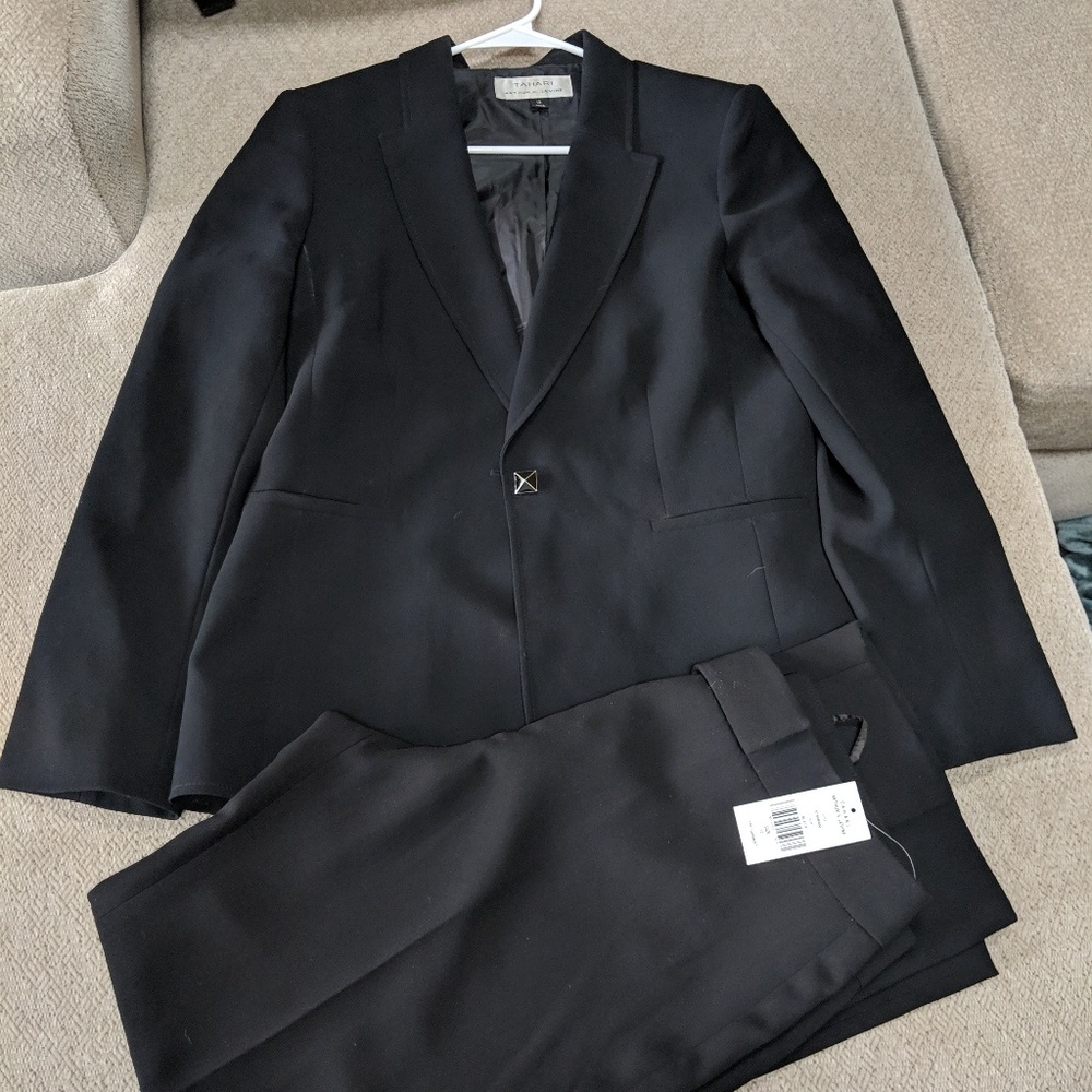 Black Tahari Pant Suit Set